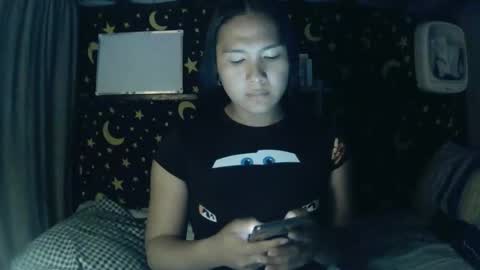 MAXINE online show from 03/25/26, 03:51