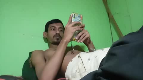 interne8famous online show from 10/01/25, 05:57