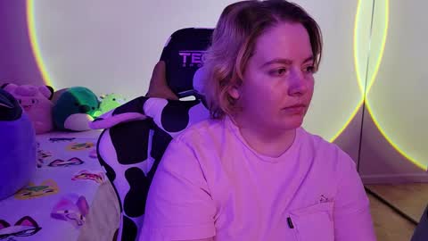 Faye online show from 01/31/25, 06:24