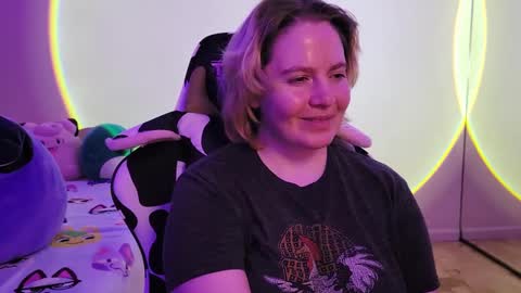 Faye online show from 02/14/25, 10:17