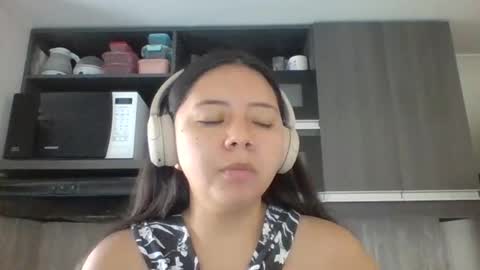 Iris 3 online show from 12/17/25, 02:01