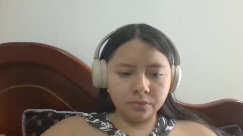 Iris 3 online show from 04/24/26, 07:05