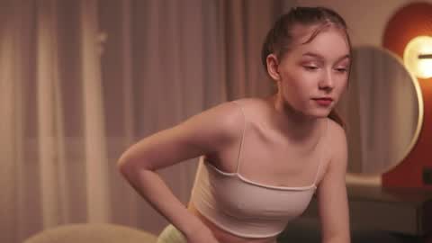 Avie online show from 04/09/26, 06:24