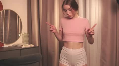 Avie online show from 04/21/26, 06:44