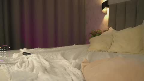 Ellie online show from 04/11/26, 07:45