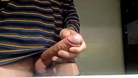 Snapshot of intheshadowxxx chatting on 01/07/26, 02:14 intheshadowxxx online show from 01/07/26, 02:14