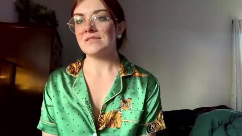 Snapshot of intothewoodswego chatting on 04/08/26, 11:05 IntoTheWoodsWeGo online show from 04/08/26, 11:05