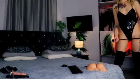 inviting_tina online show from 02/27/25, 08:09