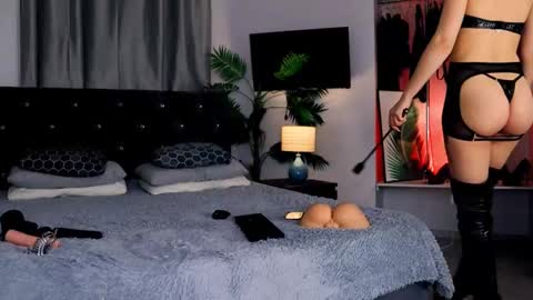 inviting_tina online show from 03/07/25, 11:38