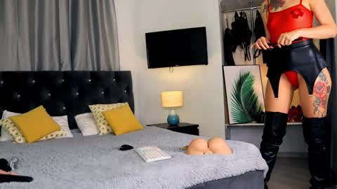 inviting_tina online show from 10/01/25, 03:34