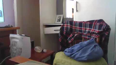 Snapshot of inxs2much chatting on 10/18/25, 04:37 inxs2much online show from 10/18/25, 04:37