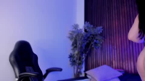 io_chie_ online show from 10/14/25, 04:41