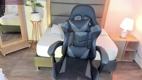 Irantzu online show from 02/13/25, 12:32