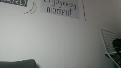 Irene Isabela online show from 04/15/26, 11:06