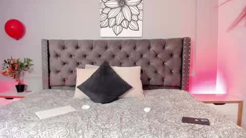 Snapshot of iriis_rosse chatting on 10/08/25, 04:04 Iris Rosse online show from 10/08/25, 04:04