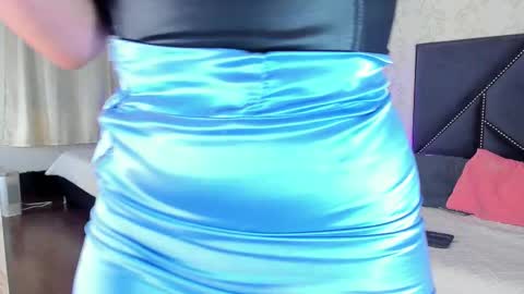 Queen Iris online show from 11/21/25, 03:54