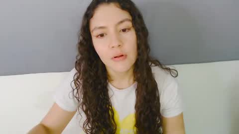 Snapshot of iris_caprice chatting on 05/25/26, 02:06 Instagram iris caprice online show from 05/25/26, 02:06