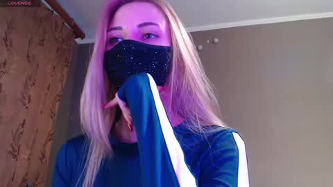 Lily online show from 09/28/25, 03:50