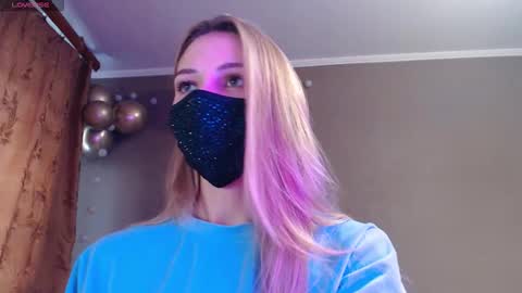 Lily online show from 11/09/25, 01:20