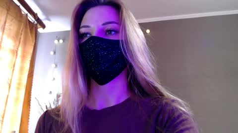 Lily online show from 04/11/26, 12:20