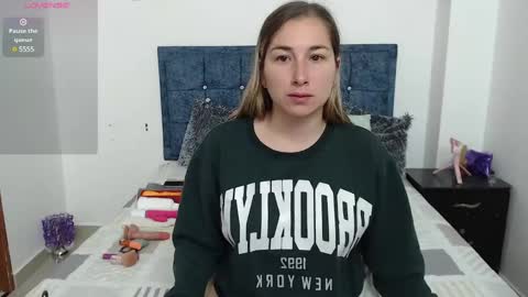 Snapshot of iris_love18 chatting on 12/10/24, 01:11 IRIS online show from 12/10/24, 01:11