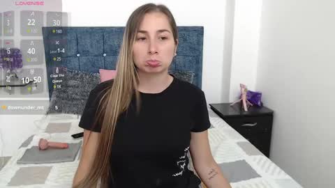 Snapshot of iris_love18 chatting on 12/15/24, 04:48 IRIS online show from 12/15/24, 04:48