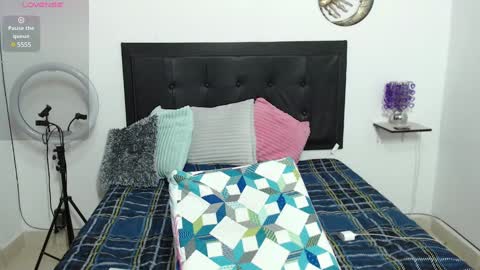 Snapshot of iris_love18 chatting on 02/05/25, 02:51 IRIS online show from 02/05/25, 02:51