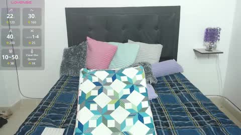 Snapshot of iris_love18 chatting on 02/13/25, 11:50 IRIS online show from 02/13/25, 11:50