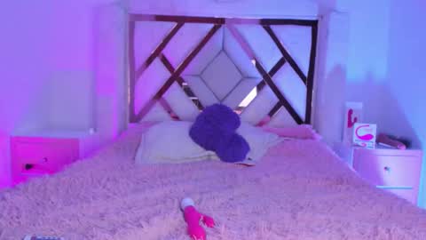 Snapshot of iris_magic_ chatting on 03/17/26, 02:49 Iris online show from 03/17/26, 02:49