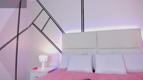 Iris online show from 03/24/26, 04:28