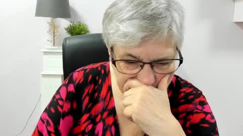 Snapshot of iris_xdesire chatting on 05/27/26, 06:32 I R I S online show from 05/27/26, 06:32
