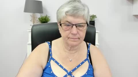 Snapshot of iris_xdesire chatting on 06/11/26, 06:33 I R I S online show from 06/11/26, 06:33
