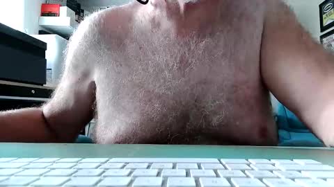 Snapshot of irishdudeloveoib chatting on 06/10/26, 12:48 Irishdudelove online show from 06/10/26, 12:48