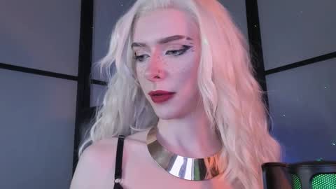 Snapshot of irisice chatting on 01/05/25, 10:40 Miss Iris Fansly Miss Iris new inst. online show from 01/05/25, 10:40