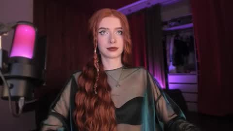 Snapshot of irisice chatting on 10/25/25, 04:35 Miss Iris Fansly Miss Iris new inst. online show from 10/25/25, 04:35