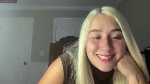 Snapshot of irispink1 chatting on 10/19/25, 11:05 Irispink1 online show from 10/19/25, 11:05