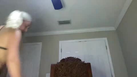 Irispink1 online show from 12/20/25, 12:40