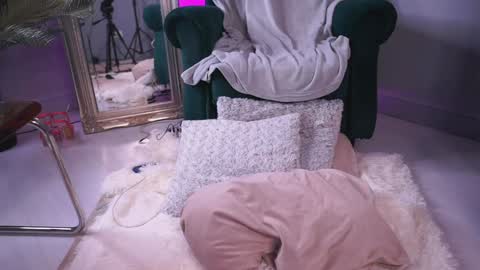 Maria online show from 12/31/24, 12:43