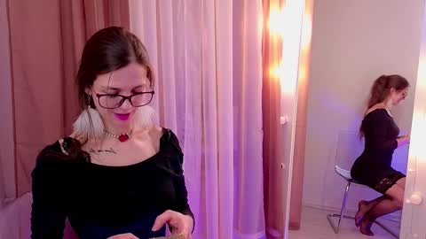 Snapshot of iriss_miller chatting on 01/28/25, 12:36 Im your queen Iriss online show from 01/28/25, 12:36