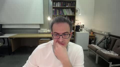 Snapshot of ironchrome chatting on 11/12/25, 08:37 IronChrome online show from 11/12/25, 08:37