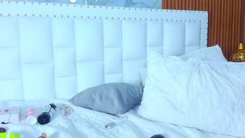 Sandy  online show from 02/12/25, 03:16