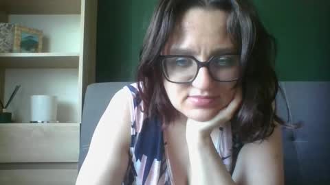 Snapshot of irresistibleparis chatting on 05/22/26, 05:58 Paris online show from 05/22/26, 05:58