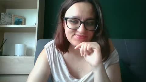 Paris online show from 06/18/26, 05:30