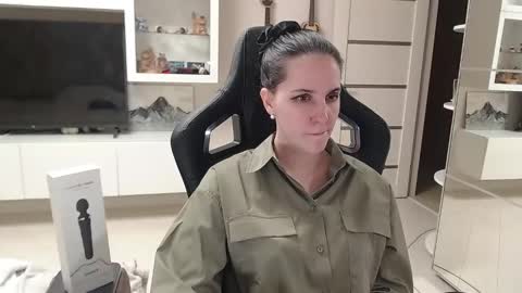 Irwi Tomboy online show from 03/04/25, 12:29