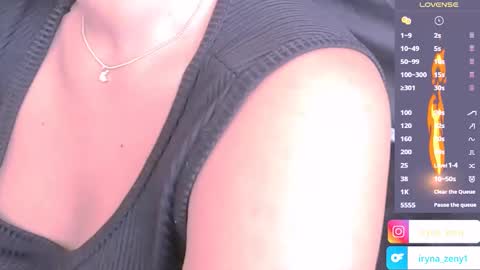 Yuliana help me to get 100 thumbs up please  online show from 01/27/25, 06:09