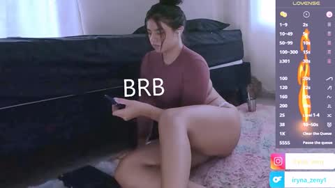 Yuliana help me to get 100 thumbs up please  online show from 02/11/25, 03:29