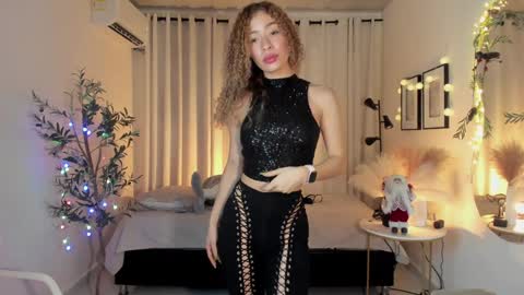 isa_____ online show from 12/28/24, 11:16