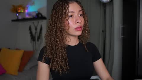 isa_____ online show from 10/29/25, 03:20