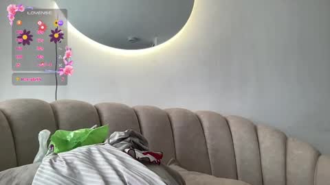 Isabella online show from 05/06/26, 04:12