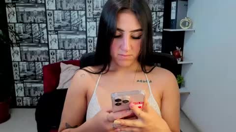Snapshot of isa_and_nata chatting on 05/22/26, 01:39 Isa and Natasha online show from 05/22/26, 01:39